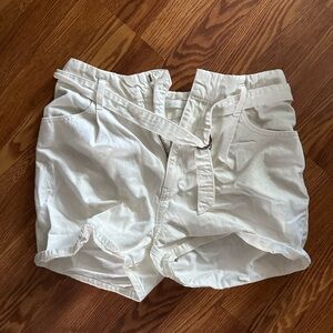 White Uniqlo paper bag shorts with belt size 27